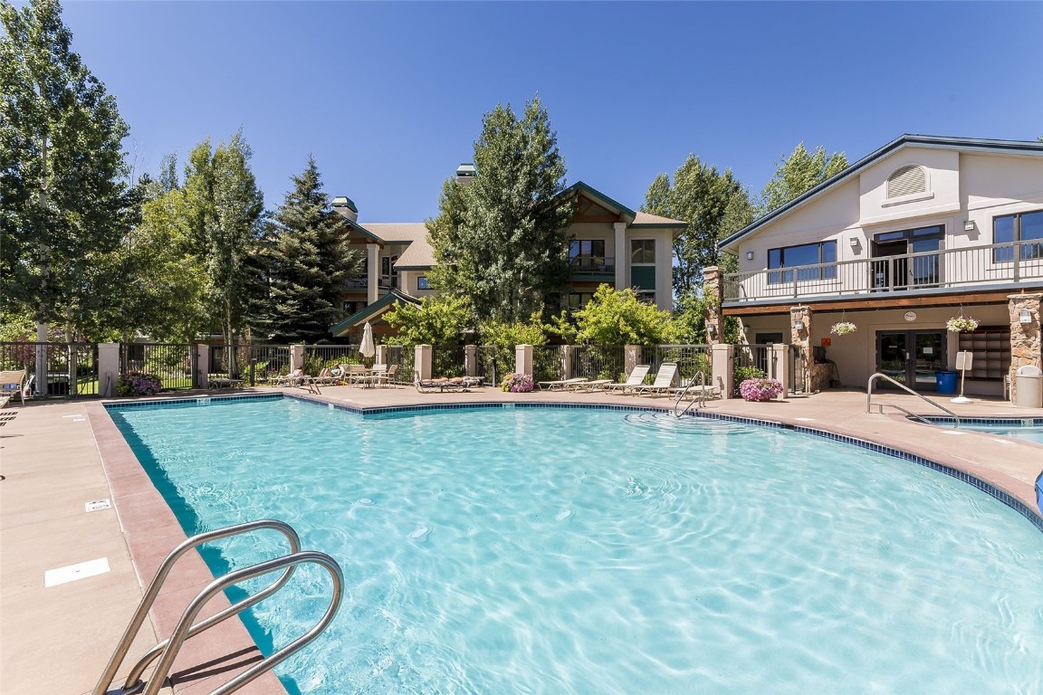 2405 Storm Meadows DRIVE 1