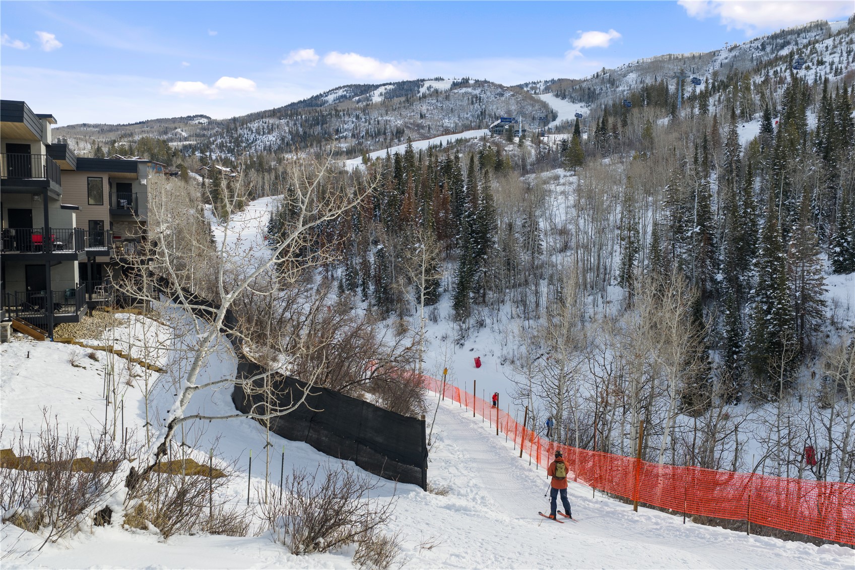 2405 Storm Meadows DRIVE 1