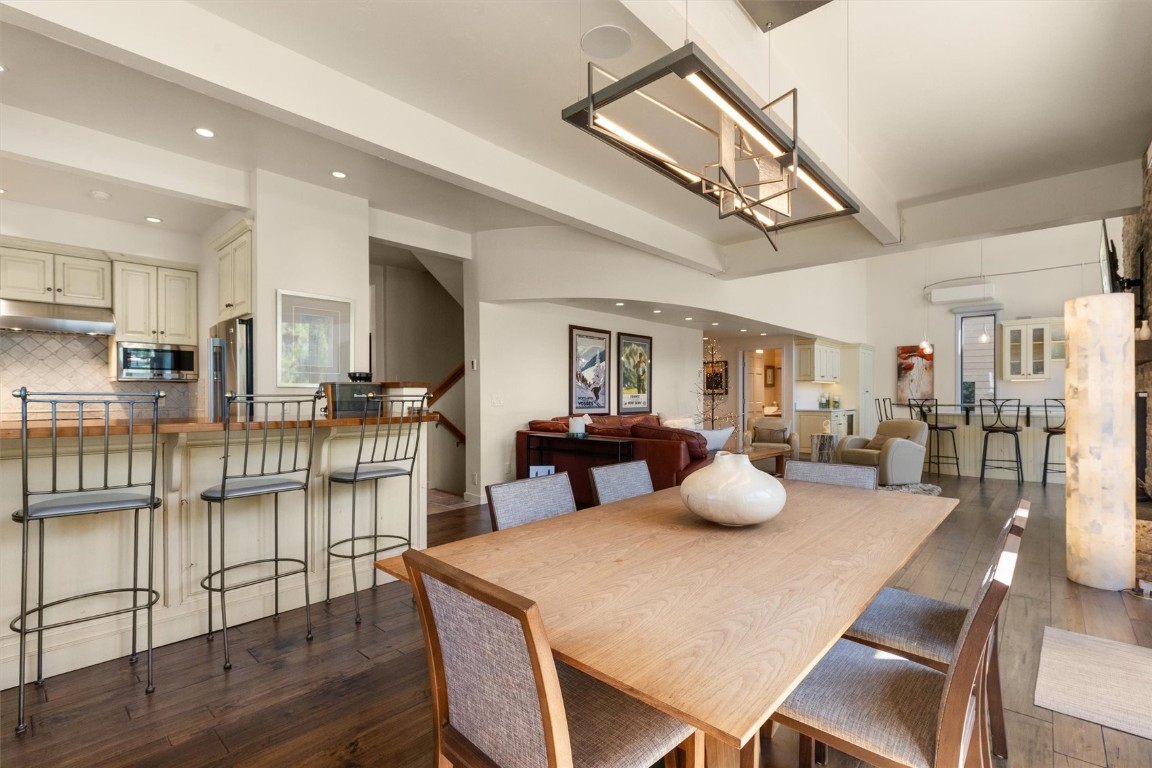 2405 Storm Meadows DRIVE 1