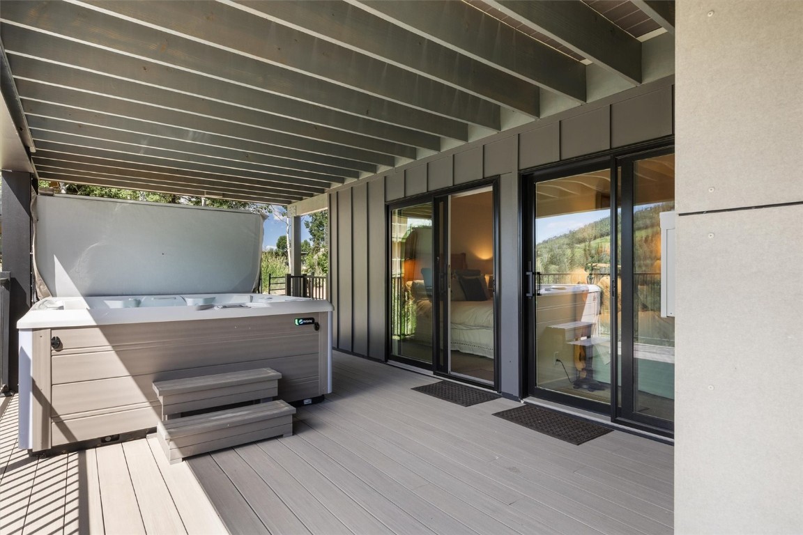 2405 Storm Meadows DRIVE 1