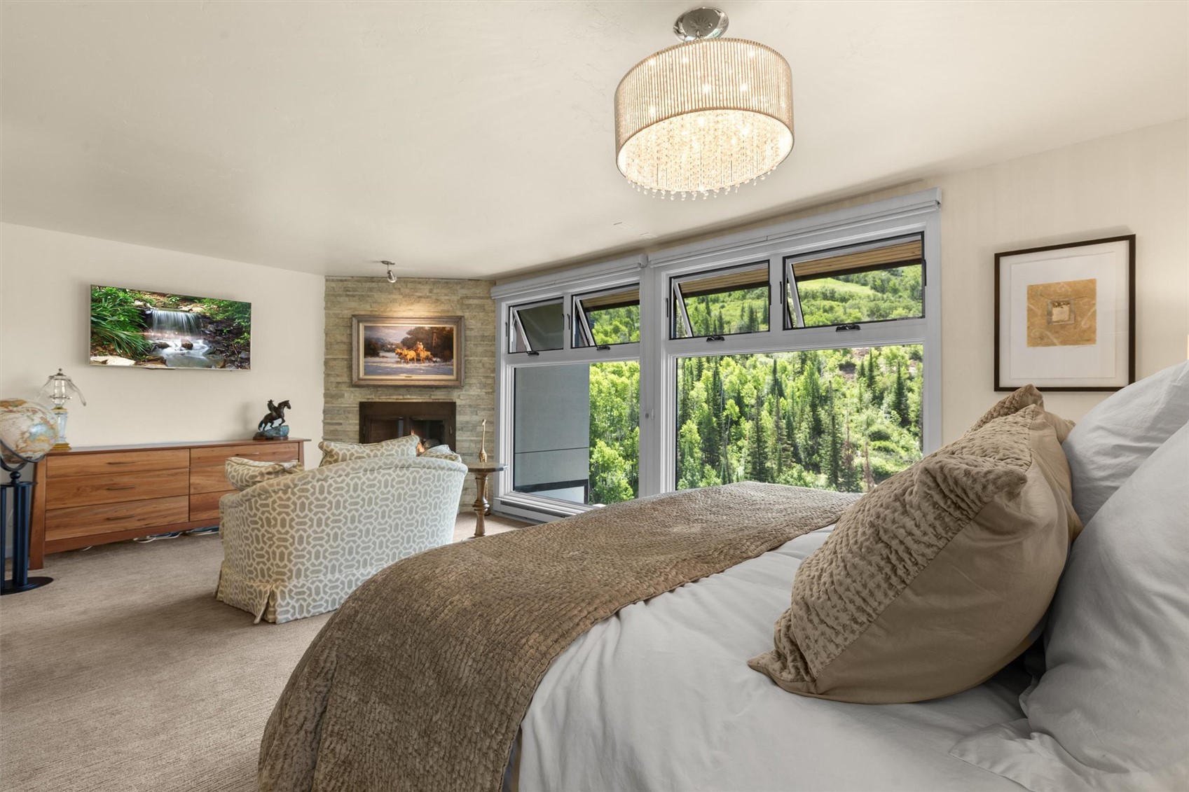 2405 Storm Meadows DRIVE 1