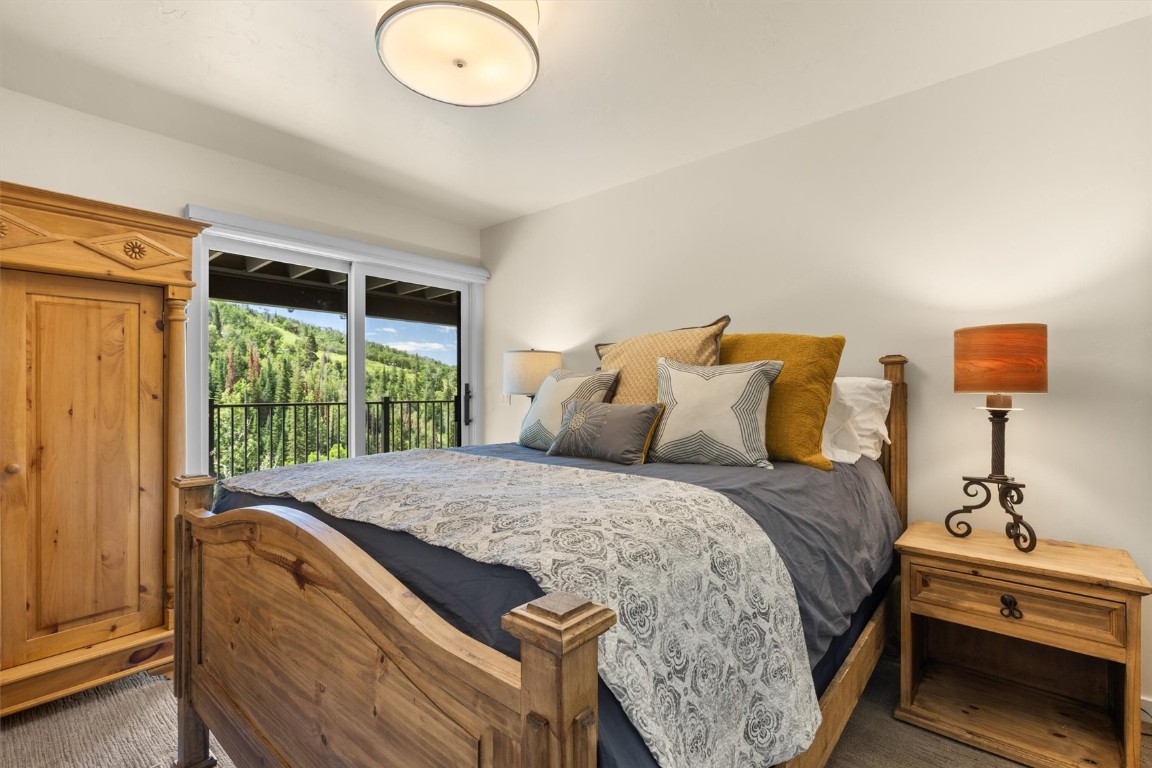 2405 Storm Meadows DRIVE 1