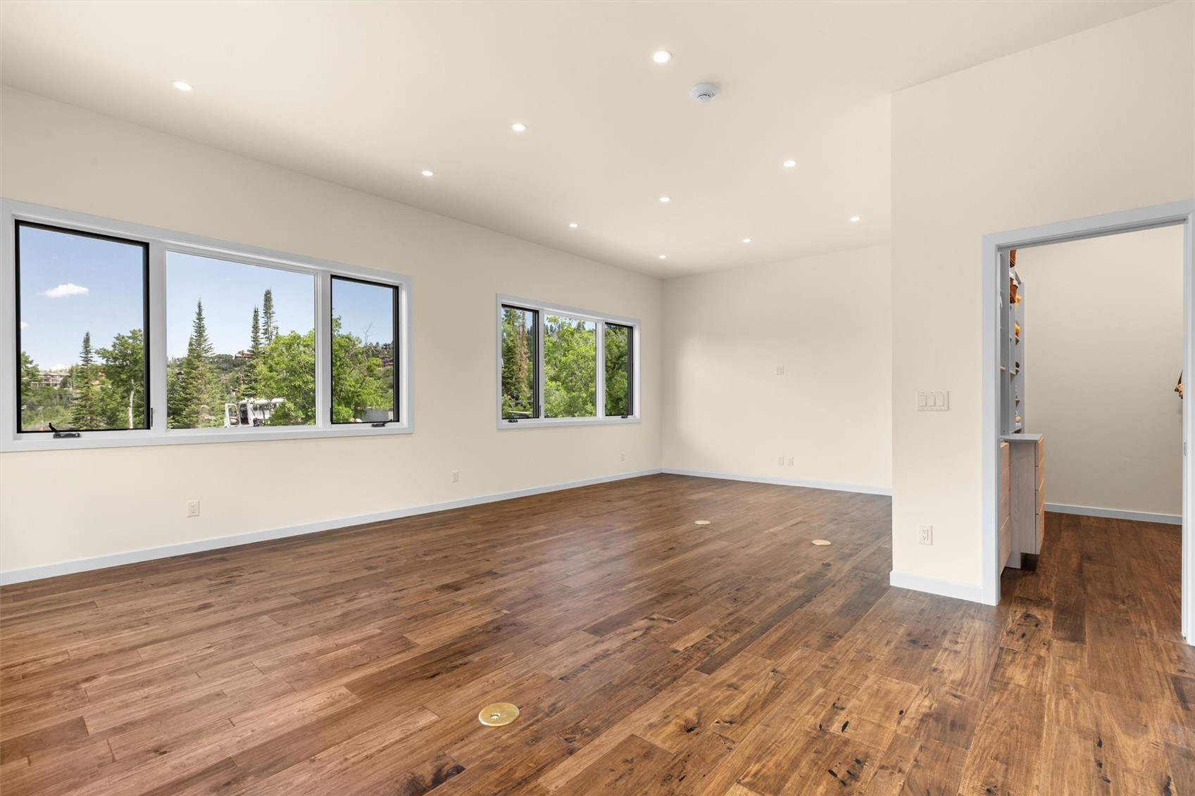 2405 Storm Meadows DRIVE 1