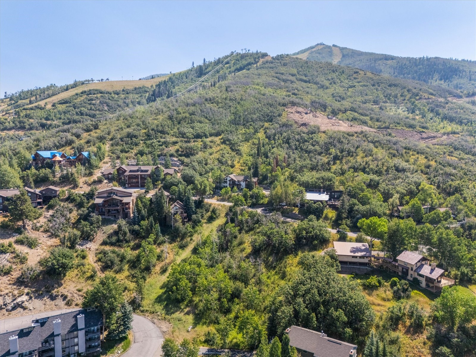 2725 Ski Trail LANE