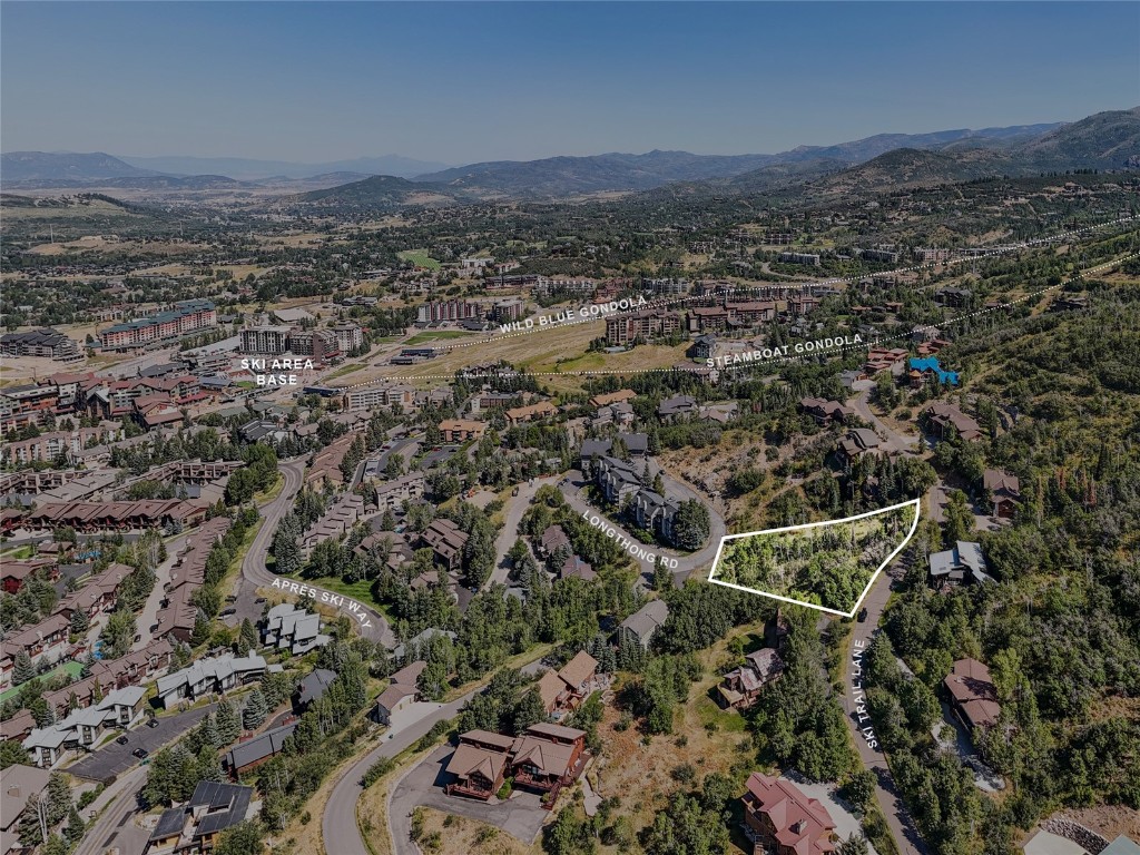 2725 Ski Trail LANE