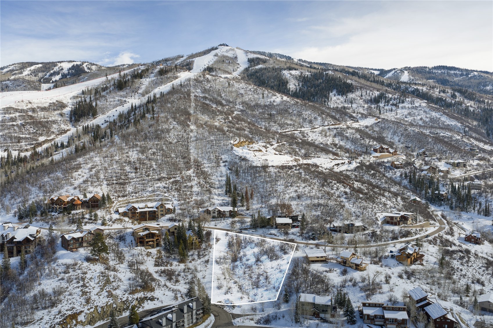2725 Ski Trail LANE