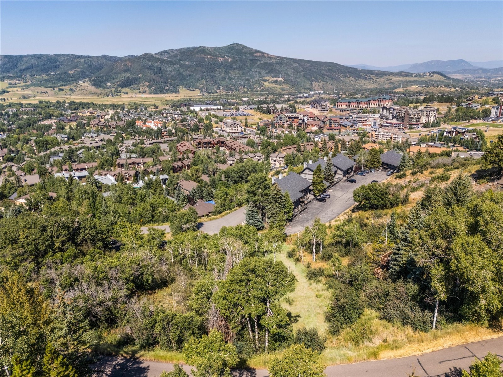 2725 Ski Trail LANE