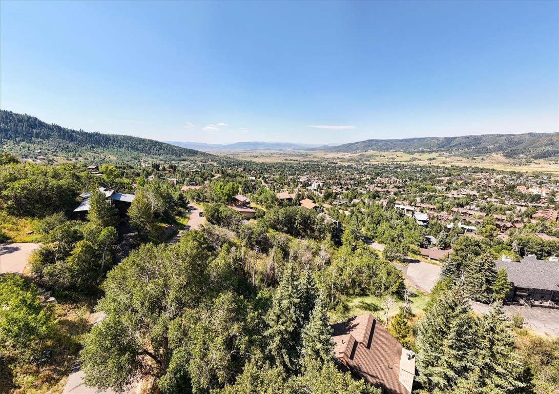 2725 Ski Trail LANE