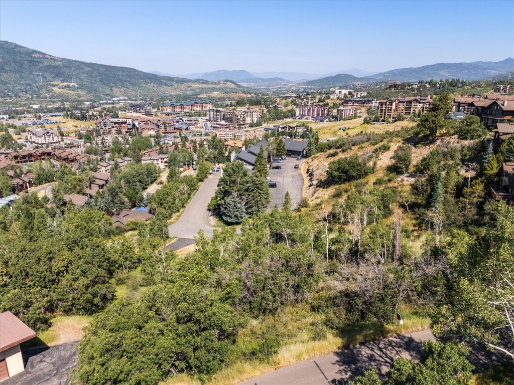 2725 Ski Trail LANE