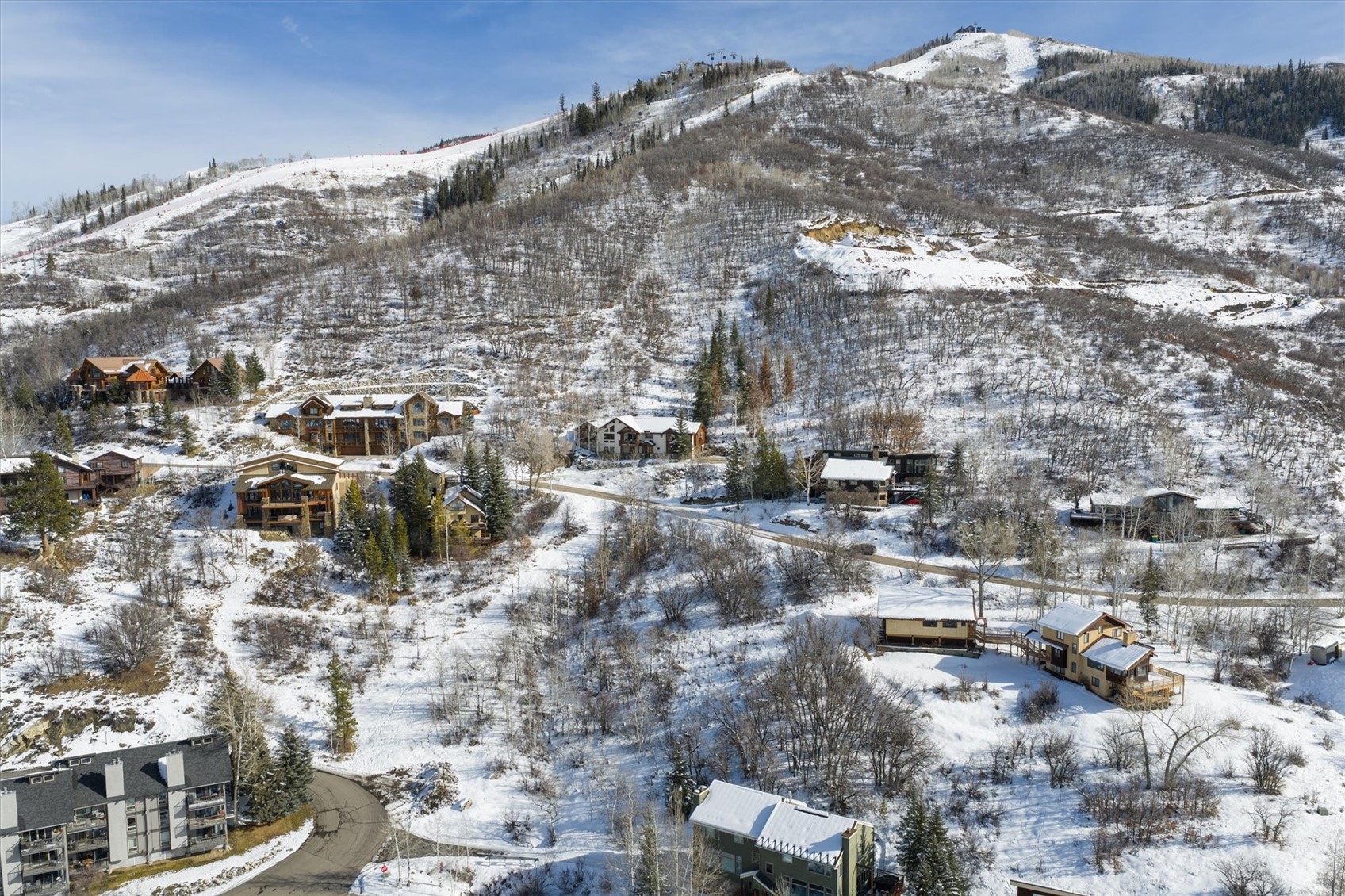 2725 Ski Trail LANE