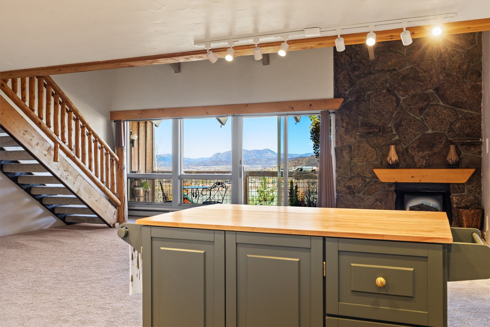 465 Tamarack DRIVE B210