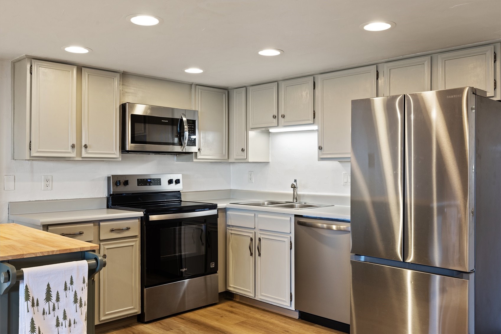 465 Tamarack DRIVE B210