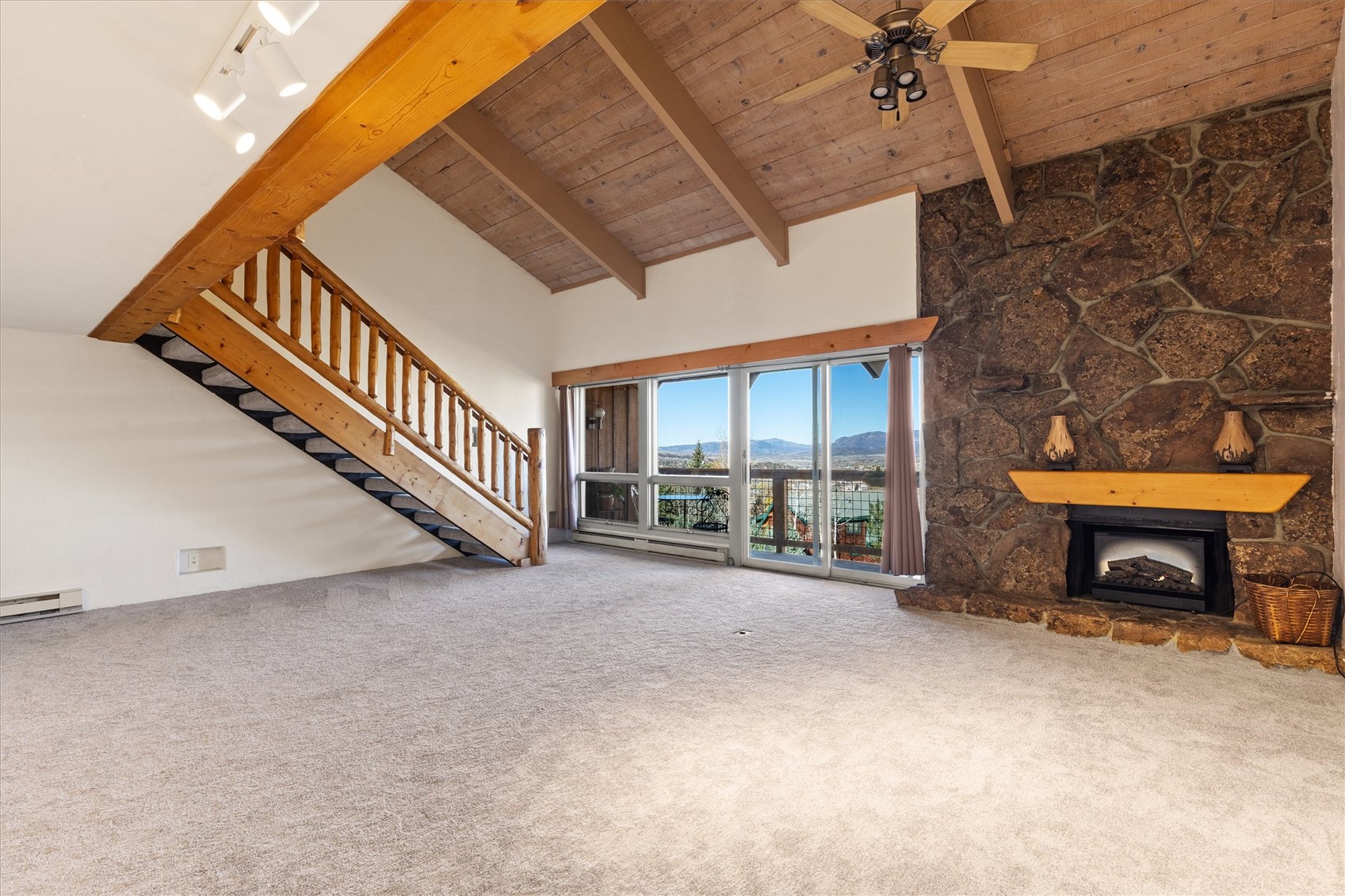 465 Tamarack DRIVE B210