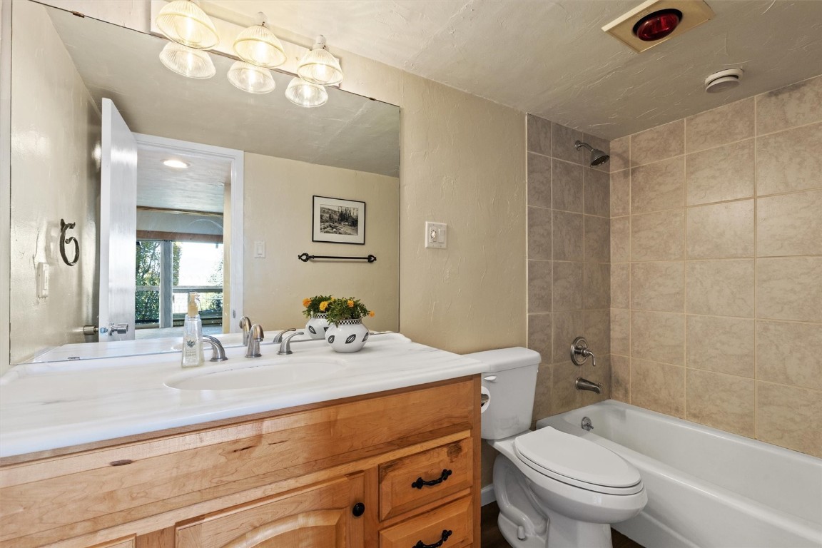 465 Tamarack DRIVE B210