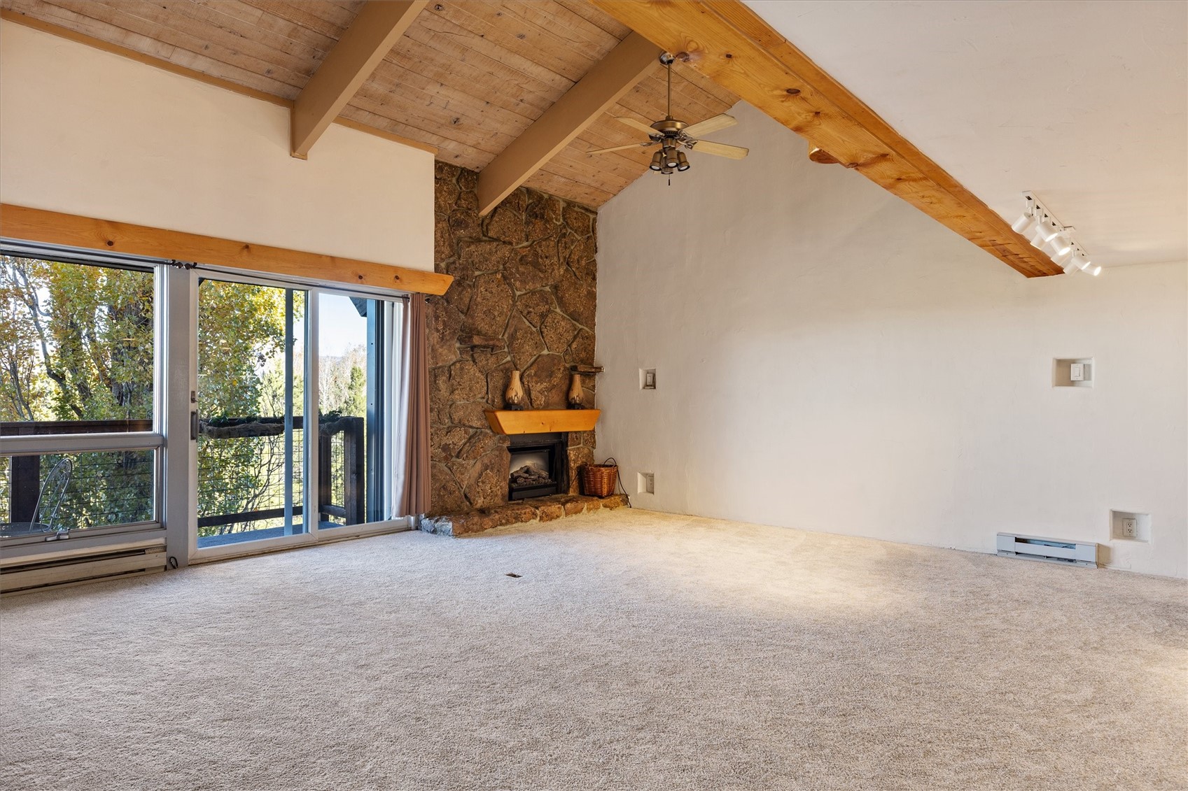 465 Tamarack DRIVE B210