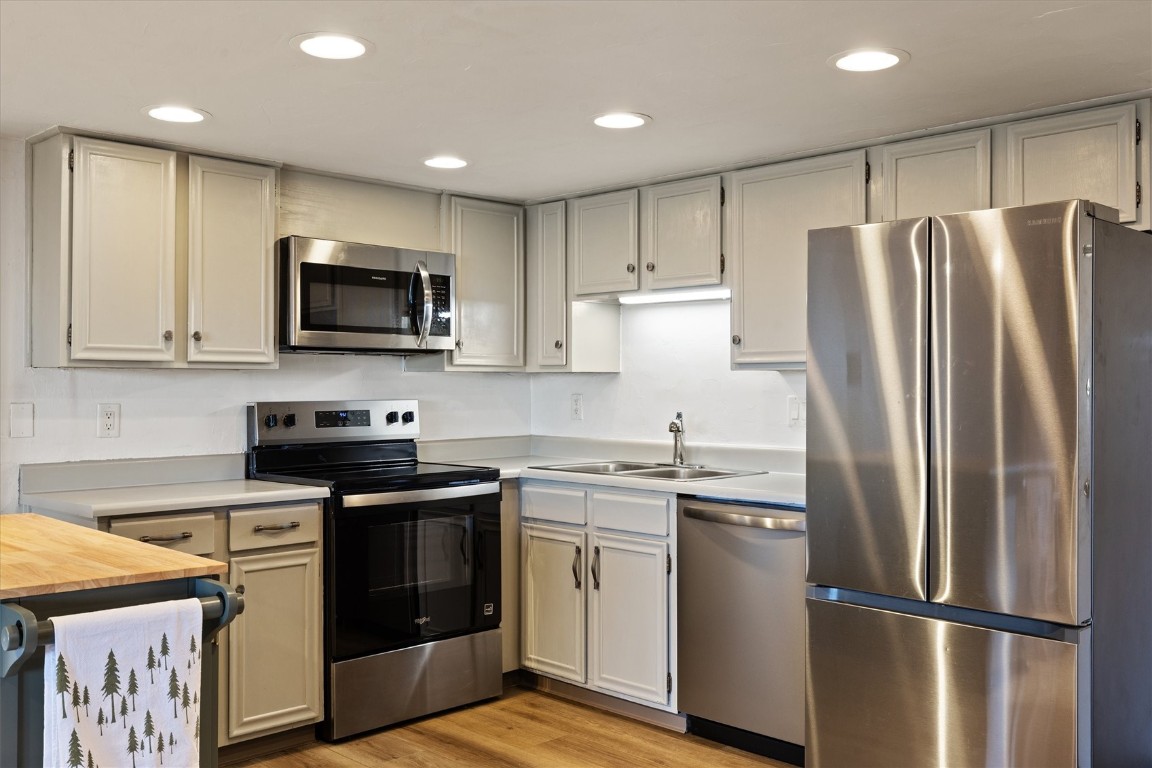 465 Tamarack DRIVE B210