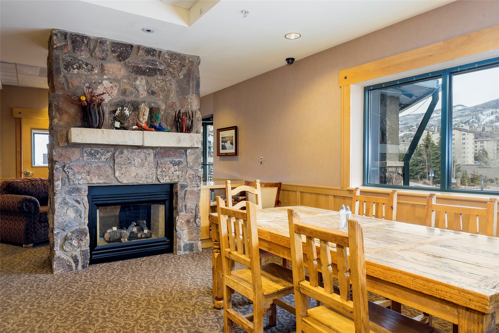 2300 Mount Werner CIRCLE 228/229