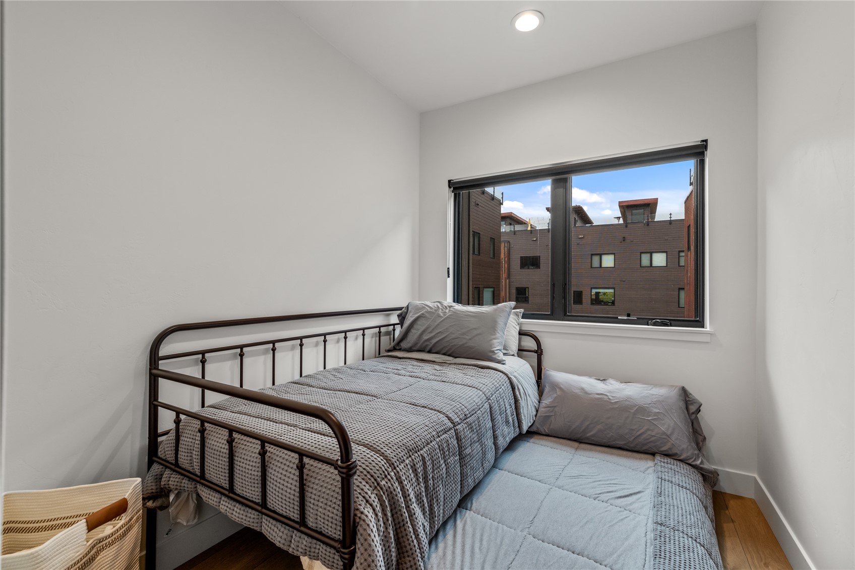 1241 Urban WAY 1