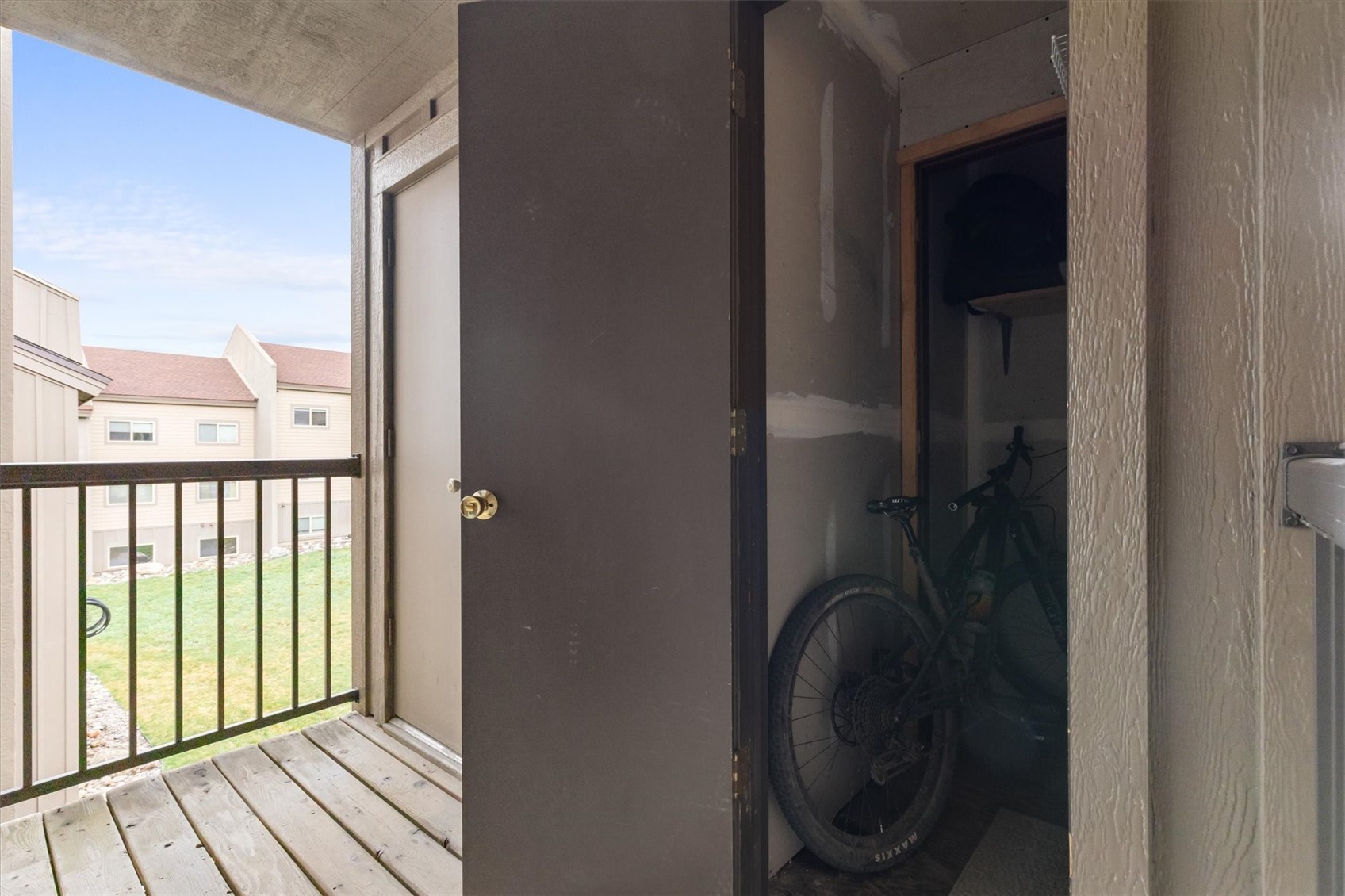 1555 Shadow Run COURT 309