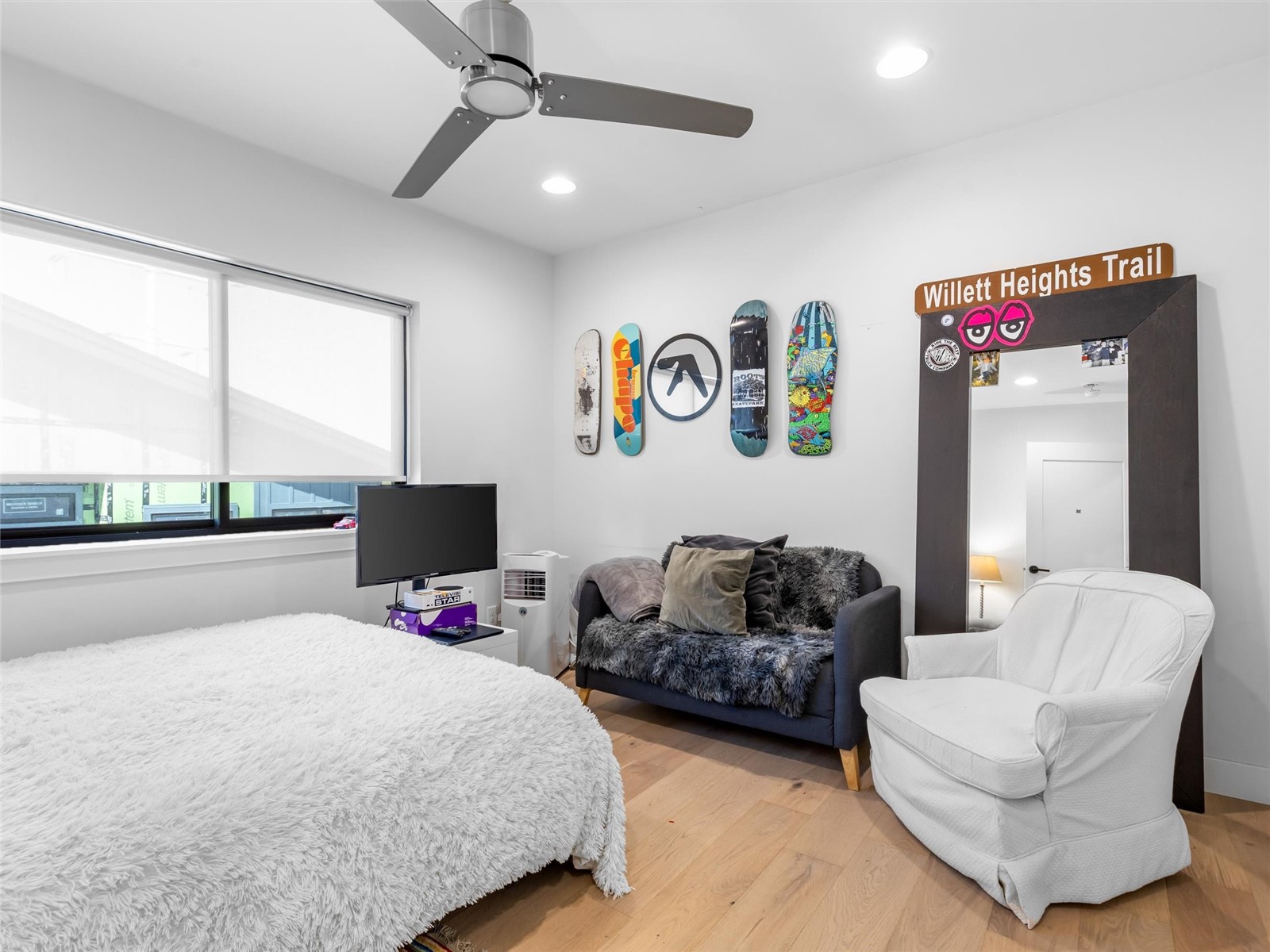 1227 Harwig CIRCLE