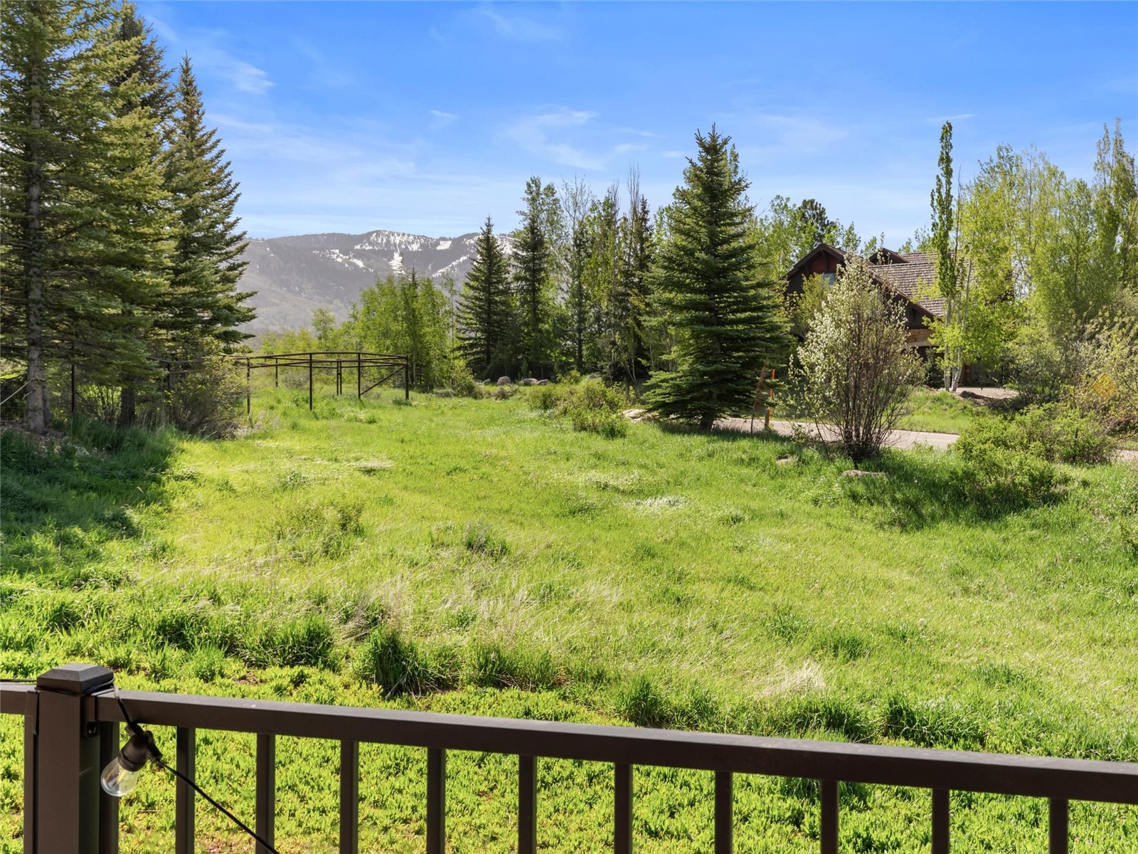 1227 Harwig CIRCLE