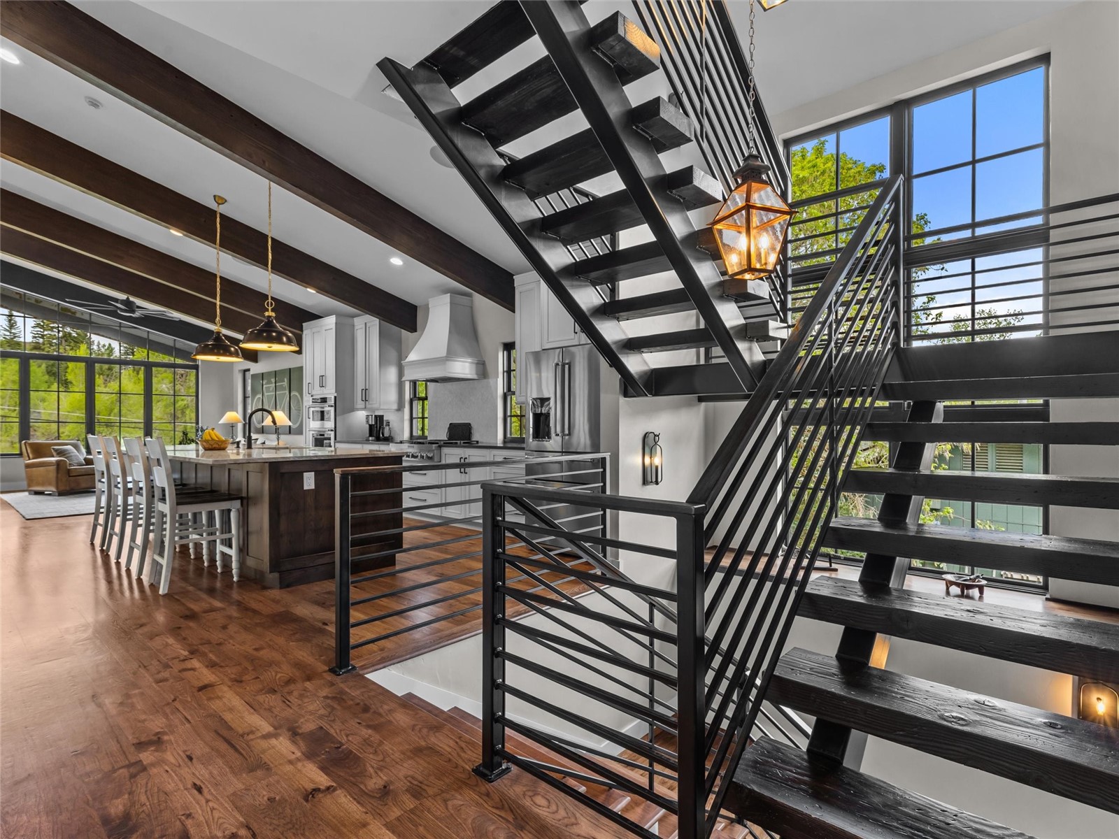 47 E Logan AVENUE