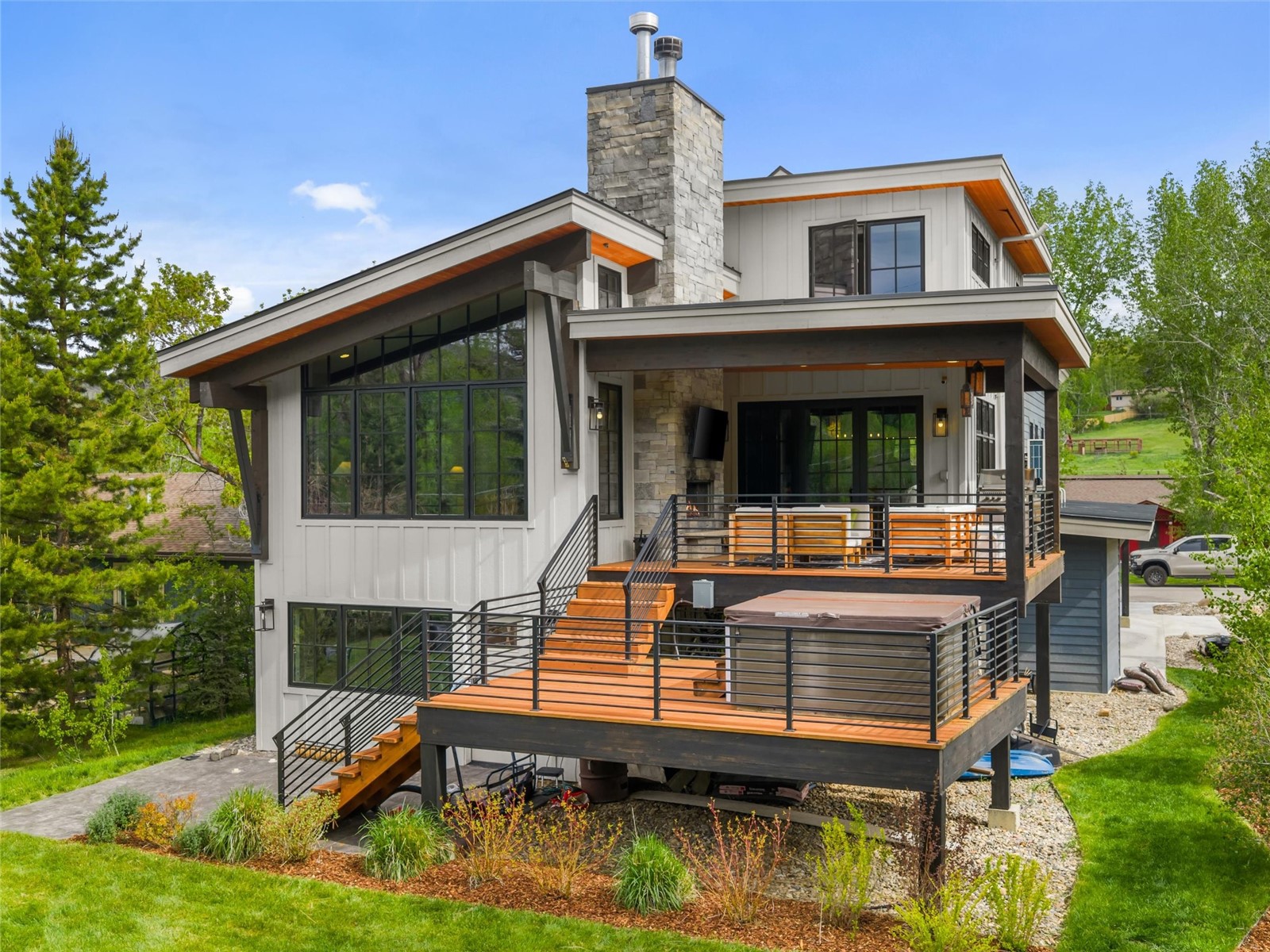 47 E Logan AVENUE