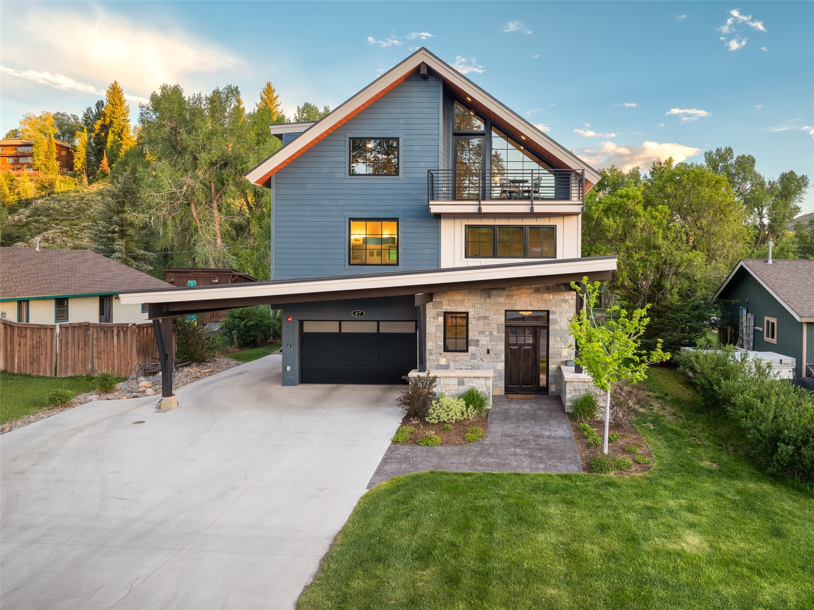 47 E Logan AVENUE