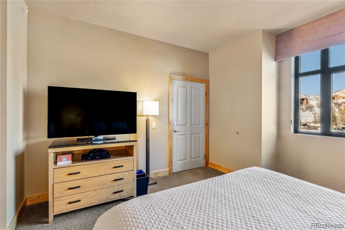 2300 Mount Werner CIRCLE 519/520/523