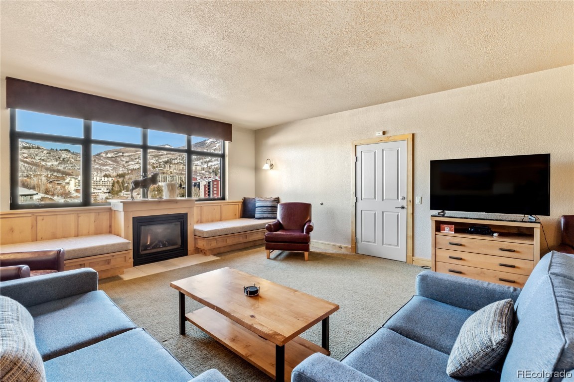 2300 Mount Werner CIRCLE 519/520/523