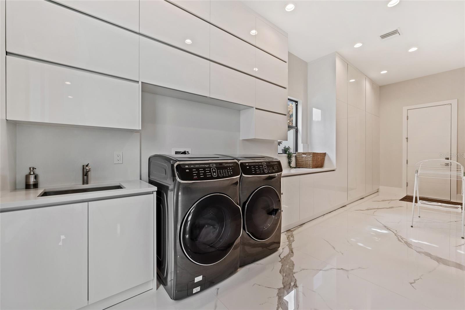 6159 HARBOUR TOWN CT