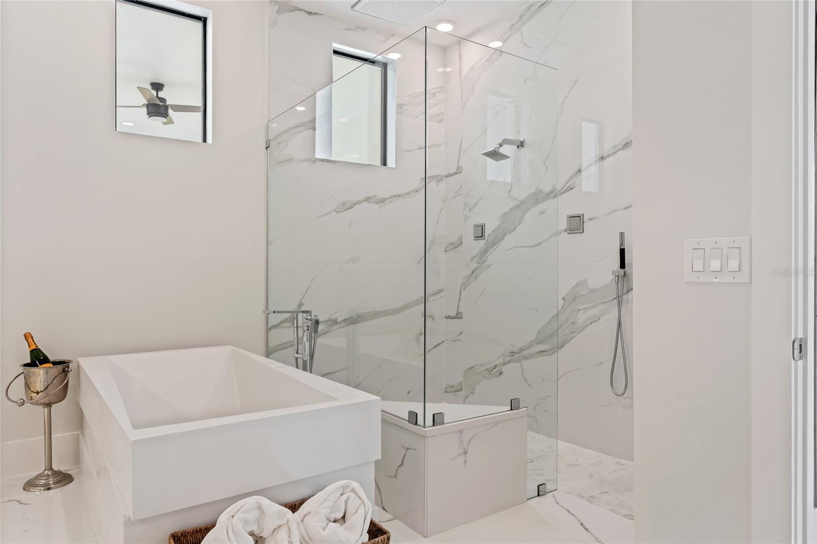 6159 HARBOUR TOWN CT