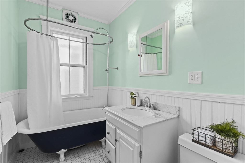 22 Fayette St # 2