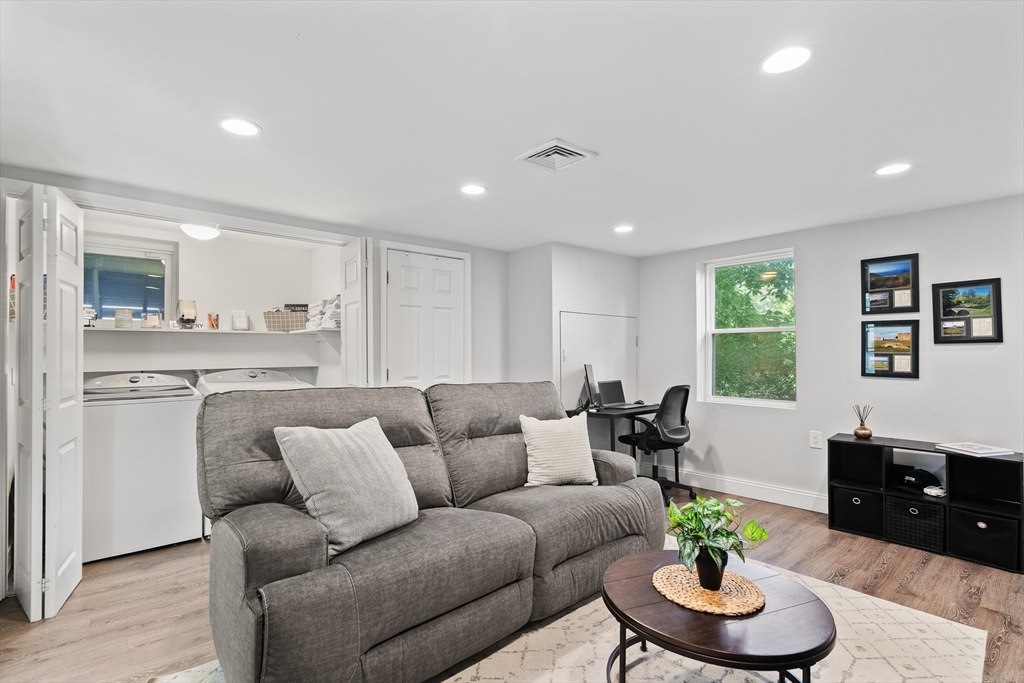 27 Murray Hill Rd