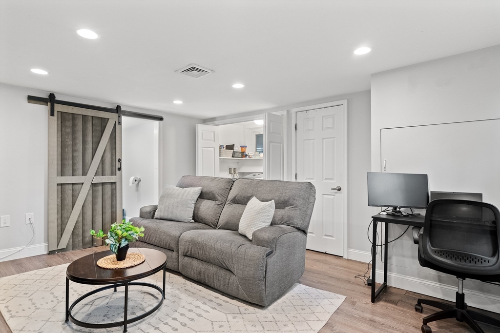 27 Murray Hill Rd