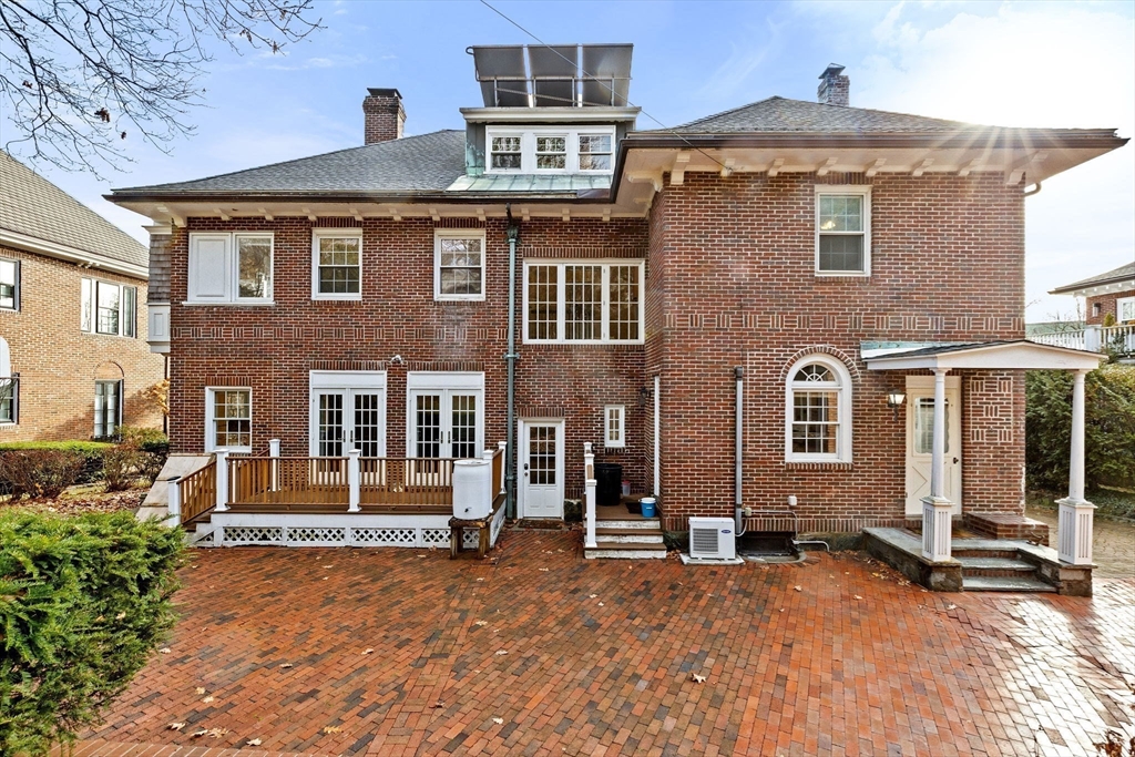 127 Commonwealth Ave