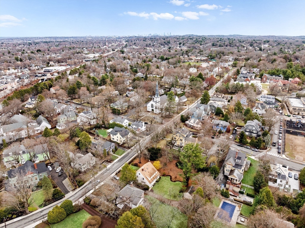 47 Woodland Rd