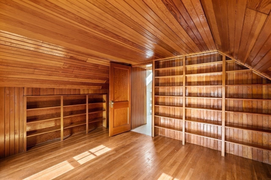 47 Woodland Rd