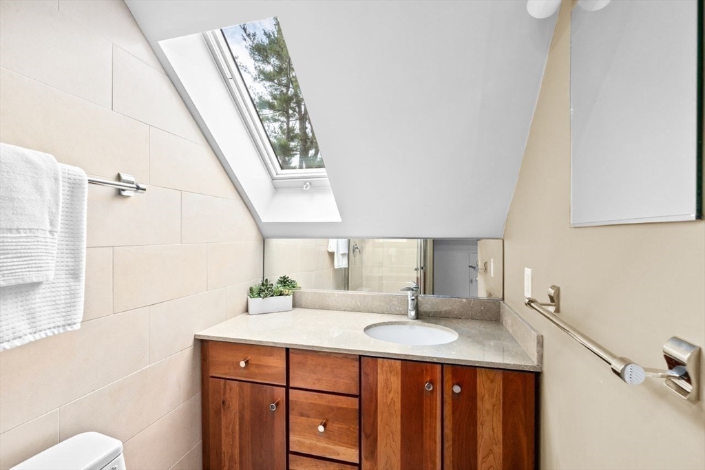 47 Woodland Rd