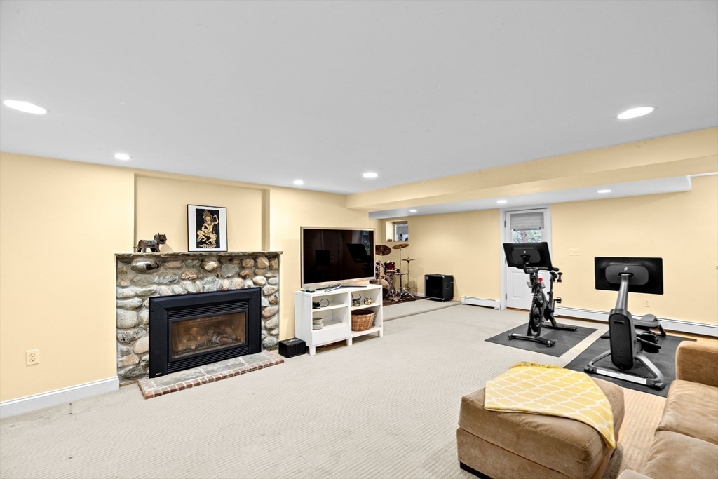 33 Sunhill Lane