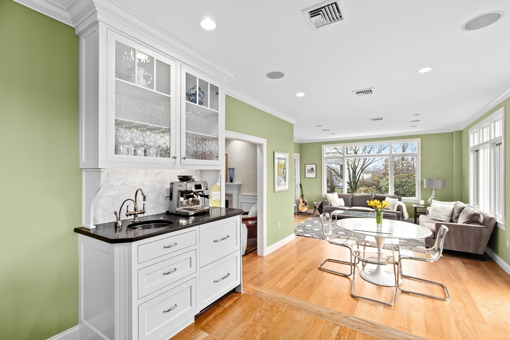 33 Sunhill Lane