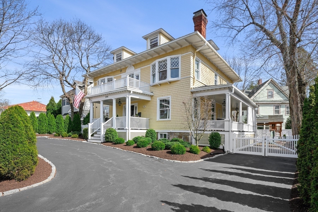 254 Commonwealth Ave