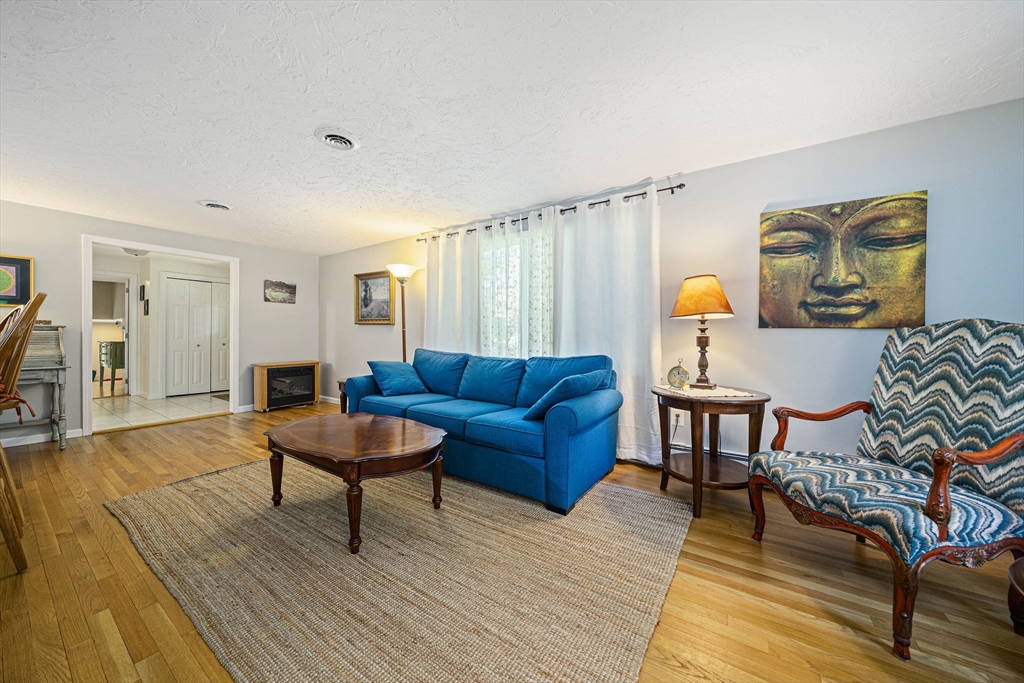 10 Trayer Rd
