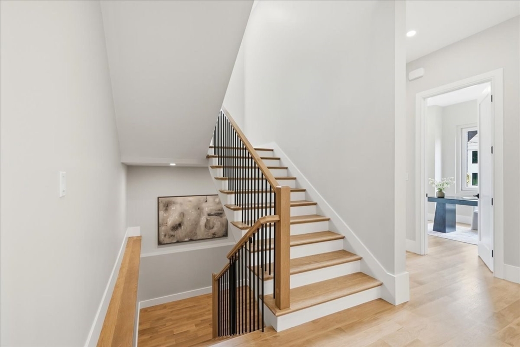 262 River St