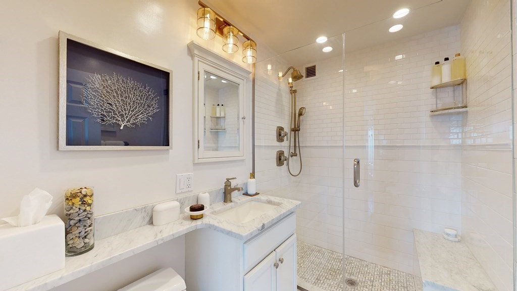 85 East India Row # 19H