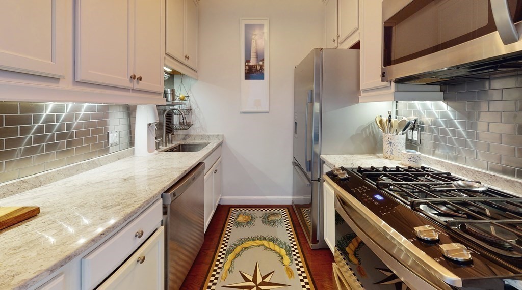 85 East India Row # 19H