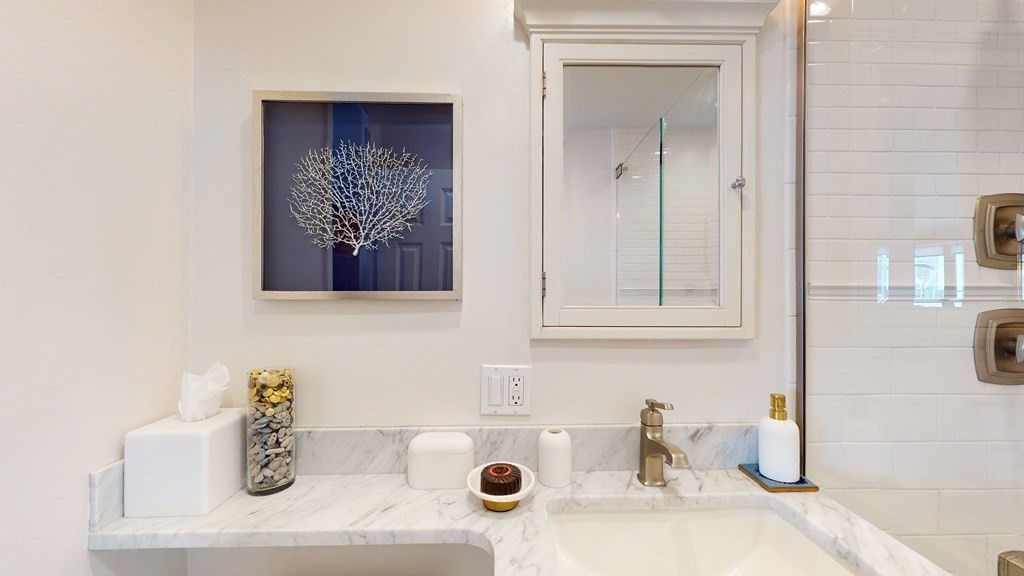 85 East India Row # 19H