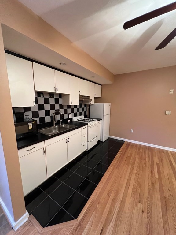 372 Dorchester Unit: Front