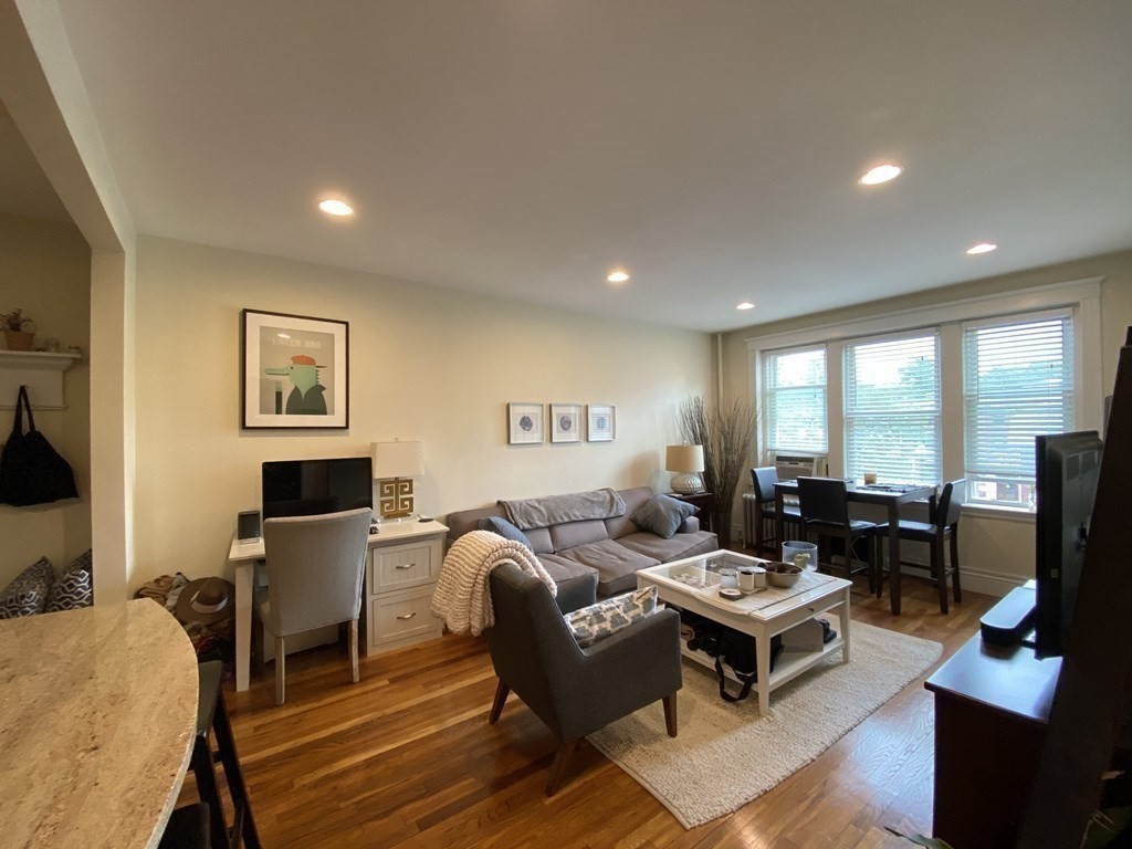 1746 Commonwealth # 7