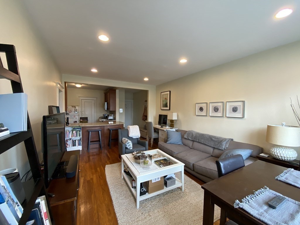 1746 Commonwealth # 7